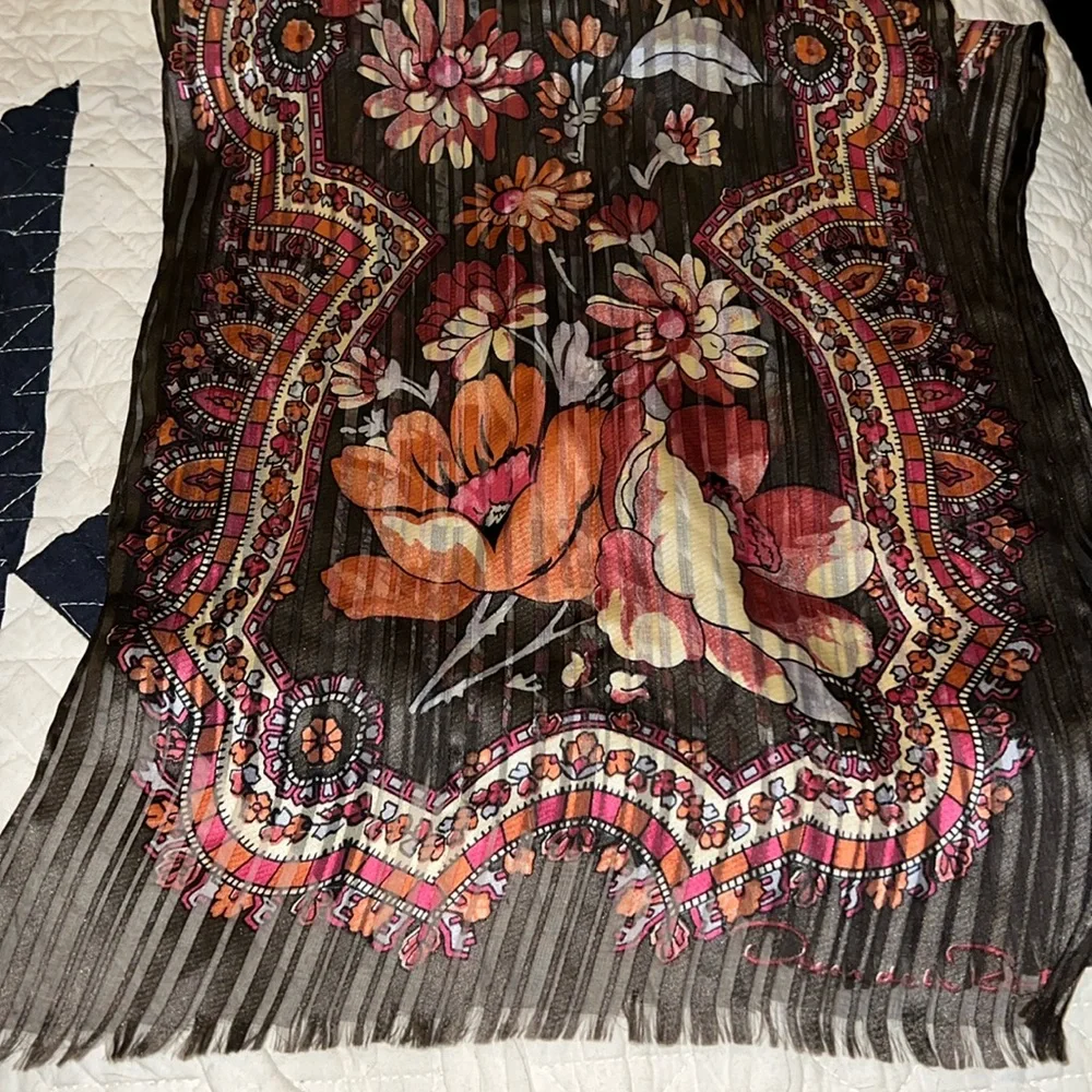 Oscar de la Renta silk oblong fringe ends scarf 56” x 11”